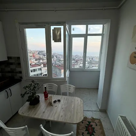 Daire Bosphorus View And Cozy House! İstanbul
