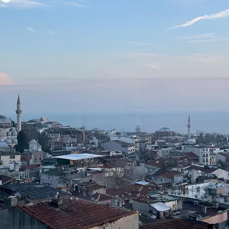 Daire Bosphorus View And Cozy House!